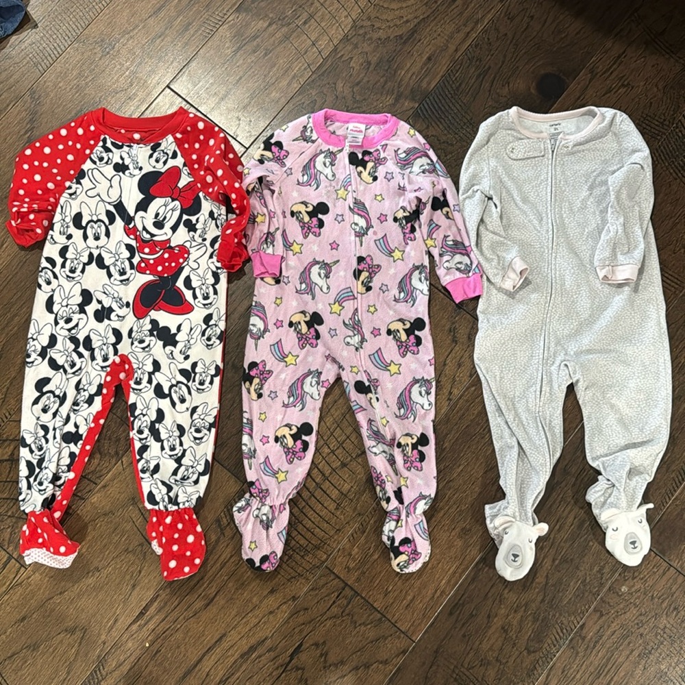Girls zip up pajamas